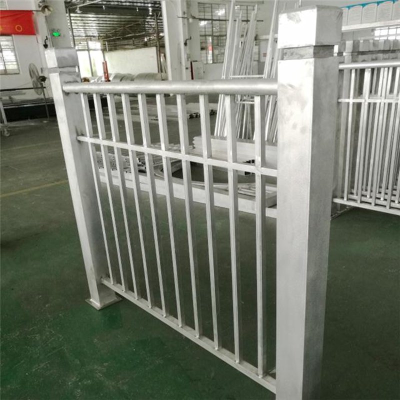 如何选择适合您的阳台护栏?—一个案例的深度解析